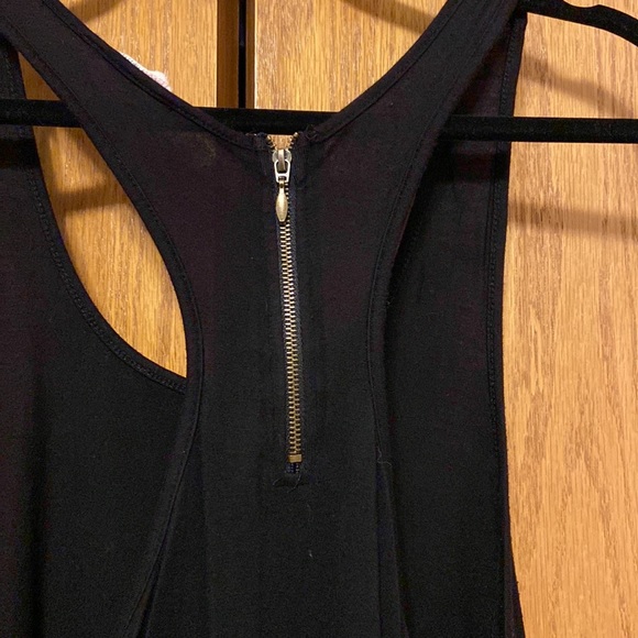 Basic Tank Top - Picture 4 of 4